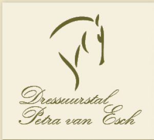 30. dressuurstal_petra_van_esch_logo